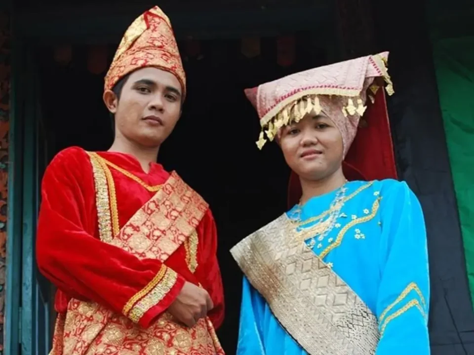 baju-adat-minangkabau