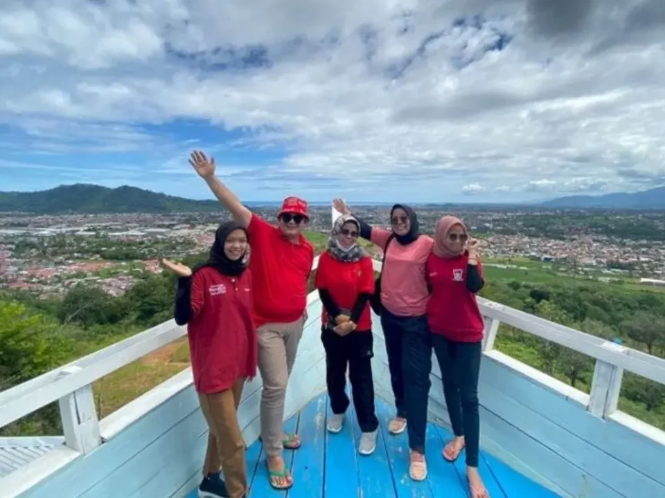 wisatawan-ke-kota-padang